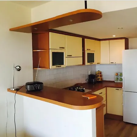 A 10 Minutes De La Menton