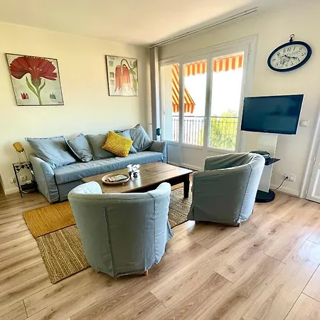 Апартаменты Spacieux A 10 Minutes De La Plage, Vue Ментона